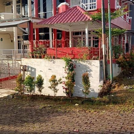 Villa Musti Green Apple Cipanas Sindanglaya Exterior foto
